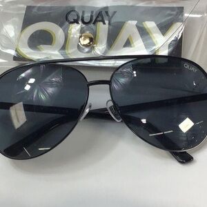Women’s Quay Vivienne 126 Black Aviator Sunglasses